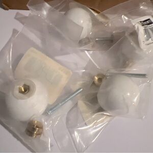 Lot of 24 Liberty P95614C-W-C White Ceramic Cabinet Knobs 3110